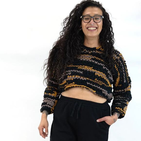 Tonle Maleng Hand Knit Cropped Chunky Pullover Handmade Sweater - Picture 1 of 7